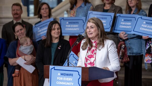 Brown’s Midwifery Modernization Bill Signed into Law, Supporting Mothers and Babies