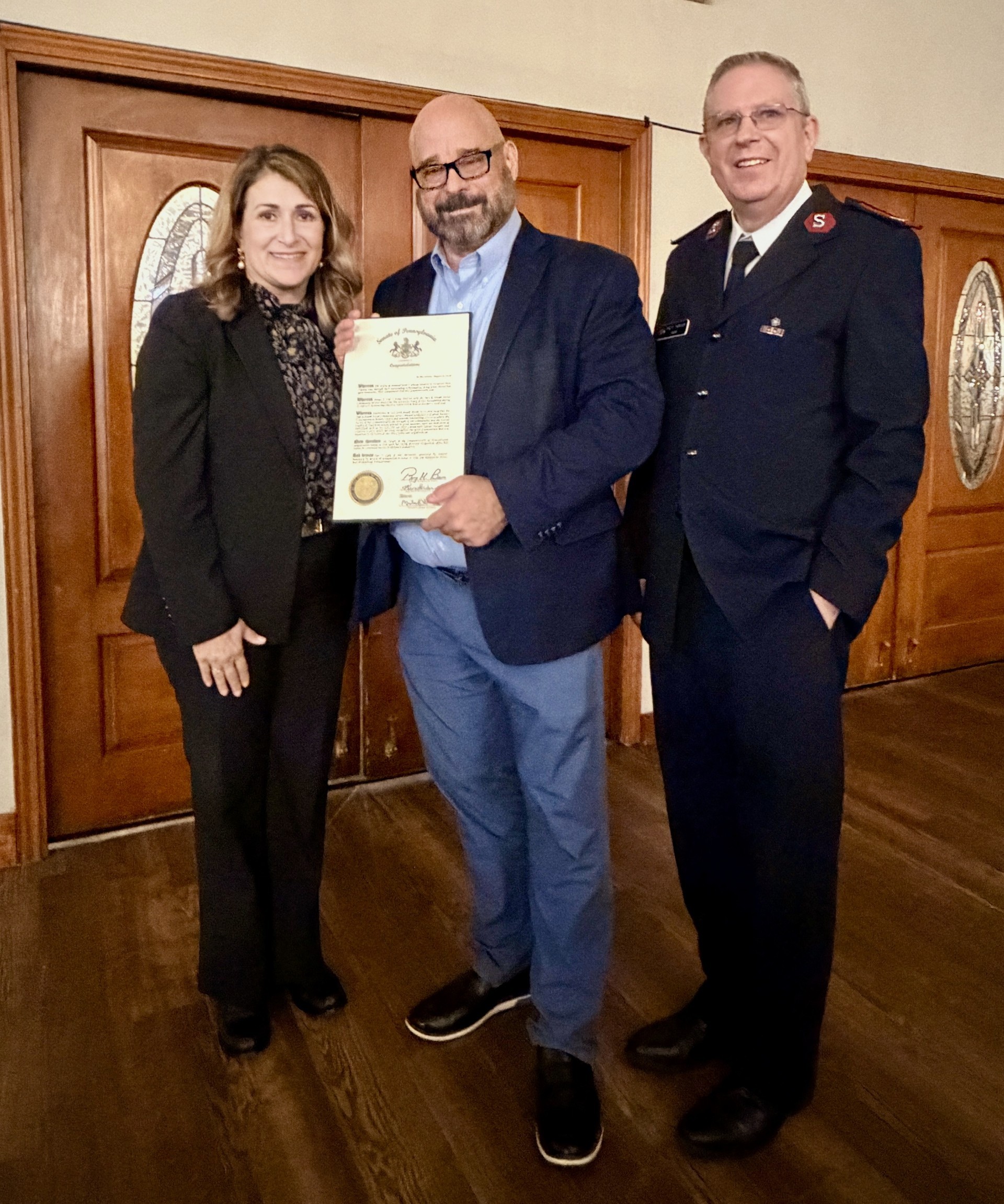 Sen. Rosemary Brown presents a Senate Citation for Sonya Cole as recipient of the Ann and Joseph Farda Community Service Award. Sen. Brown is pictured with Sonya’s son, Kelly Lewis.